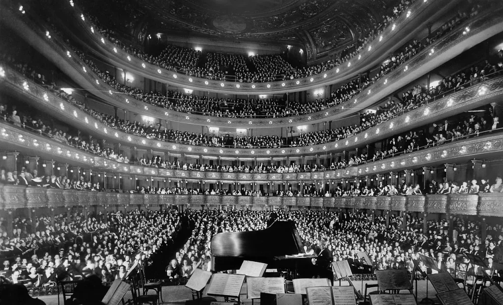 Who Are the Most Famous American Female Opera Singers?