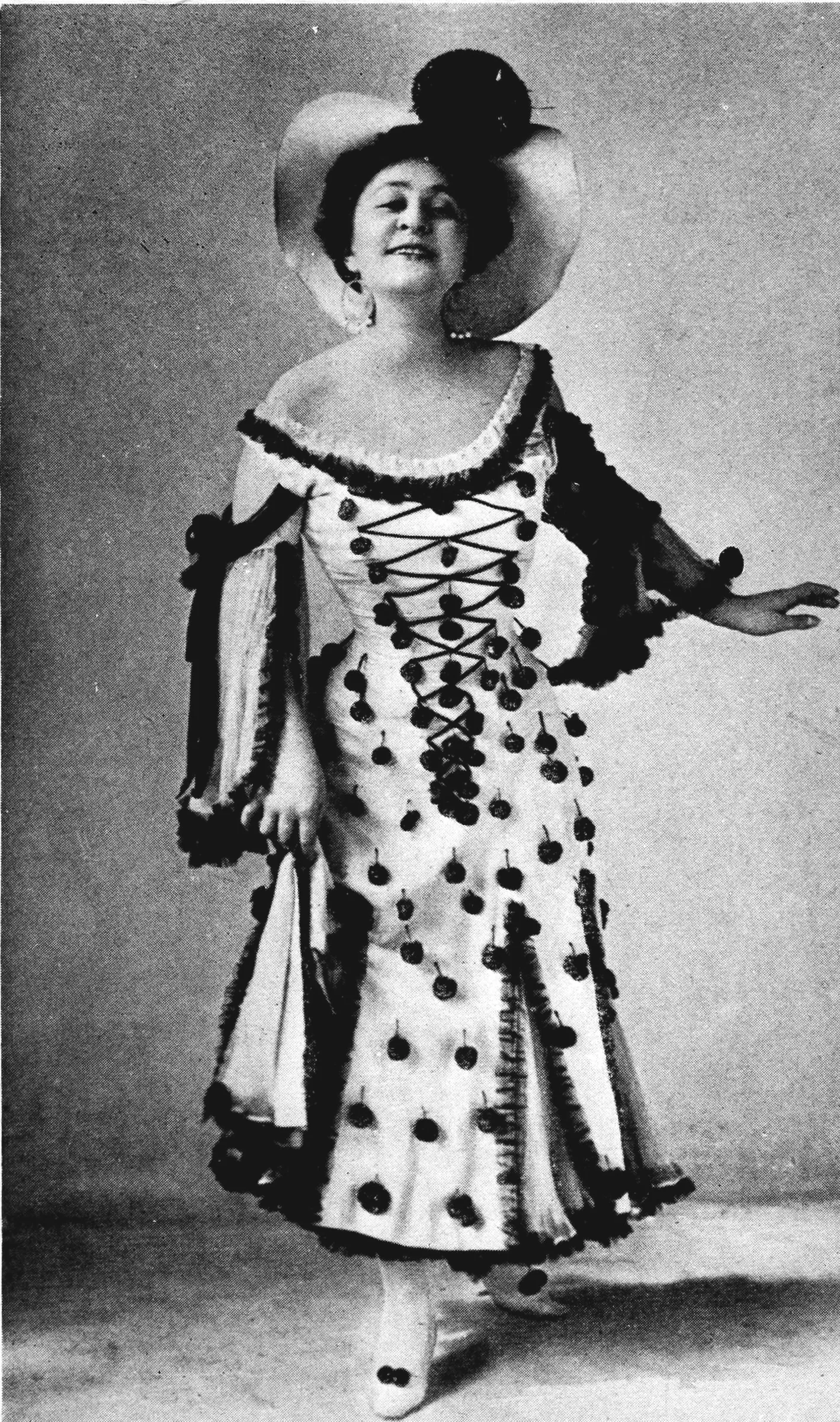 Portrait ancien de femme en costume de scène Portrait ancien de femme en costume de scène
