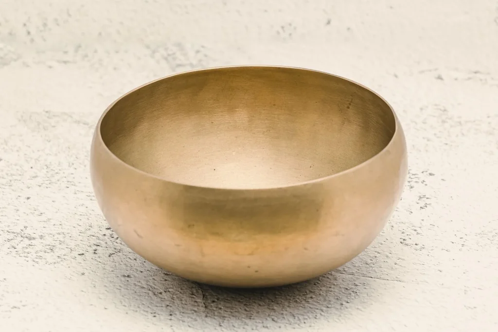 Tibetan singing bowl: how to use it for meditation