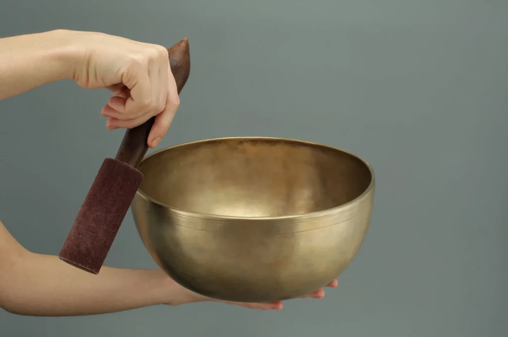 Tibetan Singing Bowl Made of Seven Metals: Meaning and Distinctive Features